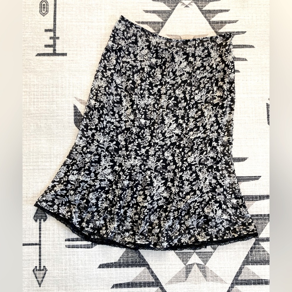 ☀️ VanHeusen Floral Flow Skirt, 8
